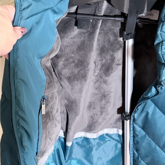 GUC Women’s  Teal Puffer Jacket with Faux Fur Trim - Picture 4 of 7